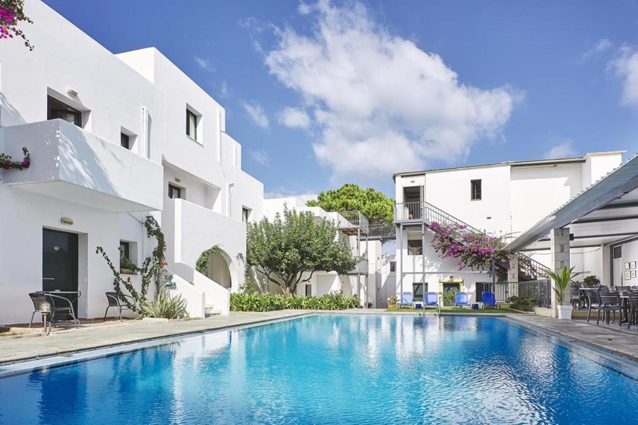 Eva Suites & Apartments Agia Marina Esterno foto