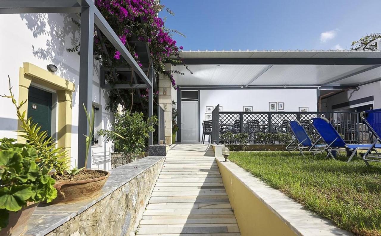 Eva Suites & Apartments Agia Marina Esterno foto